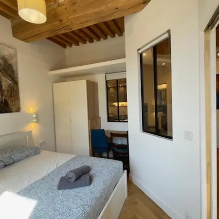 Le Petit St Pierre 2 Pers Valmy Lyon